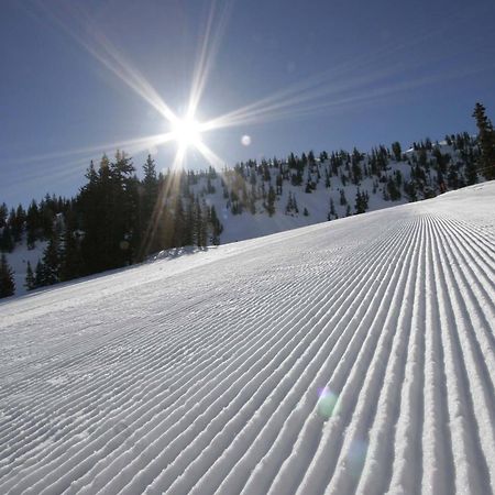 Alta'S Rustler Lodge Bagian luar foto