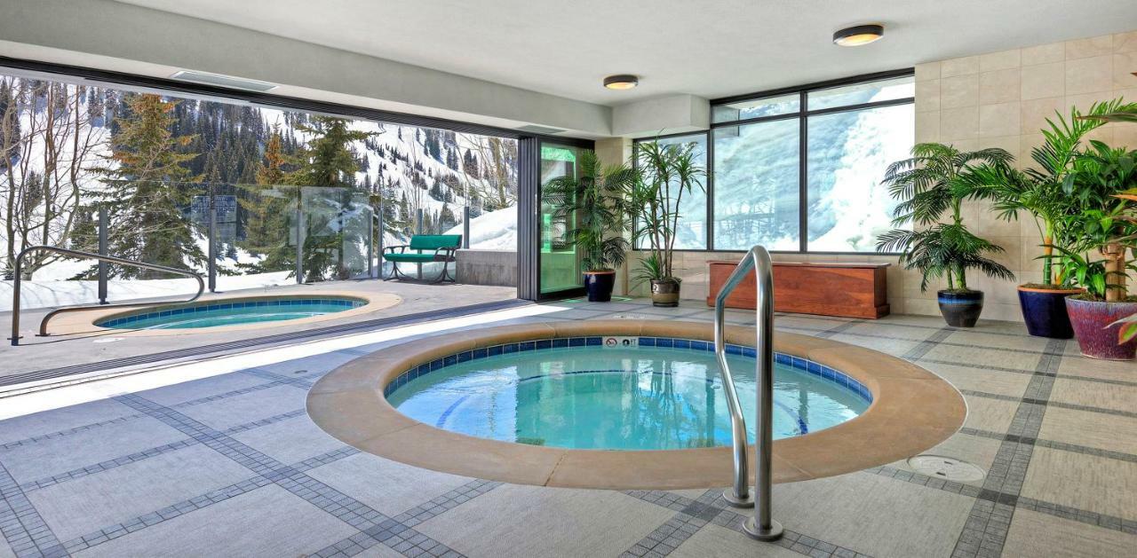 Alta'S Rustler Lodge Bagian luar foto