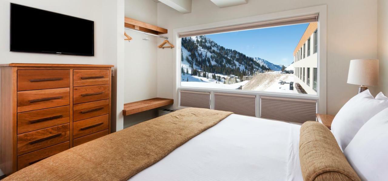 Alta'S Rustler Lodge Bagian luar foto