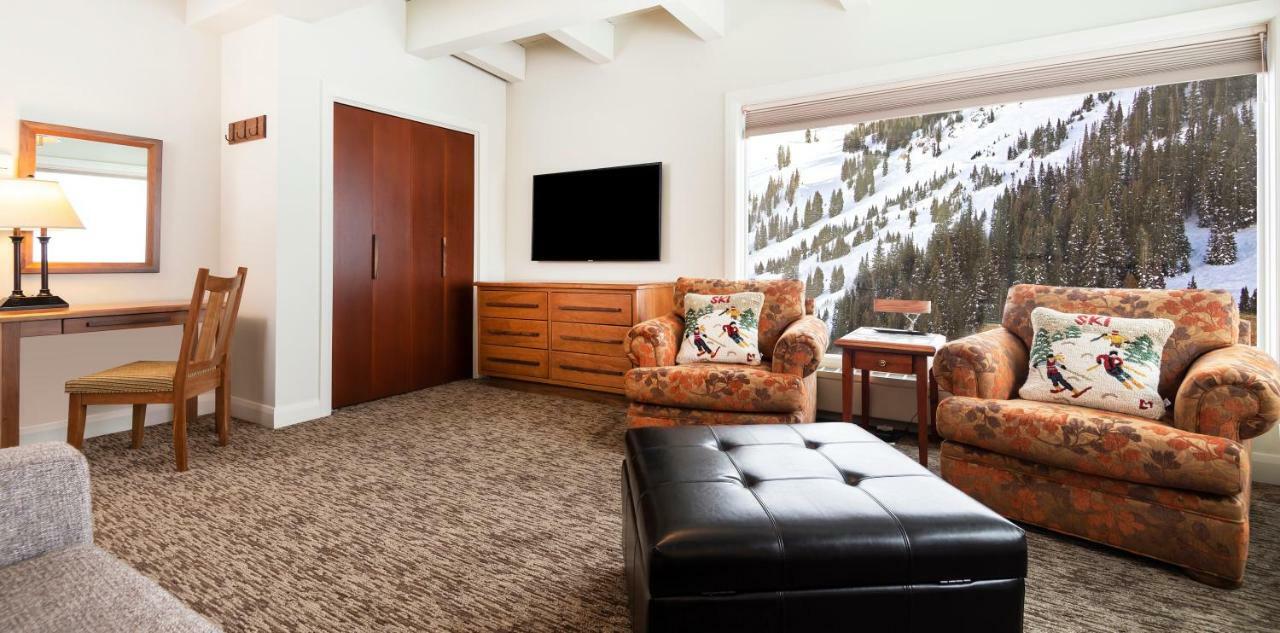 Alta'S Rustler Lodge Bagian luar foto