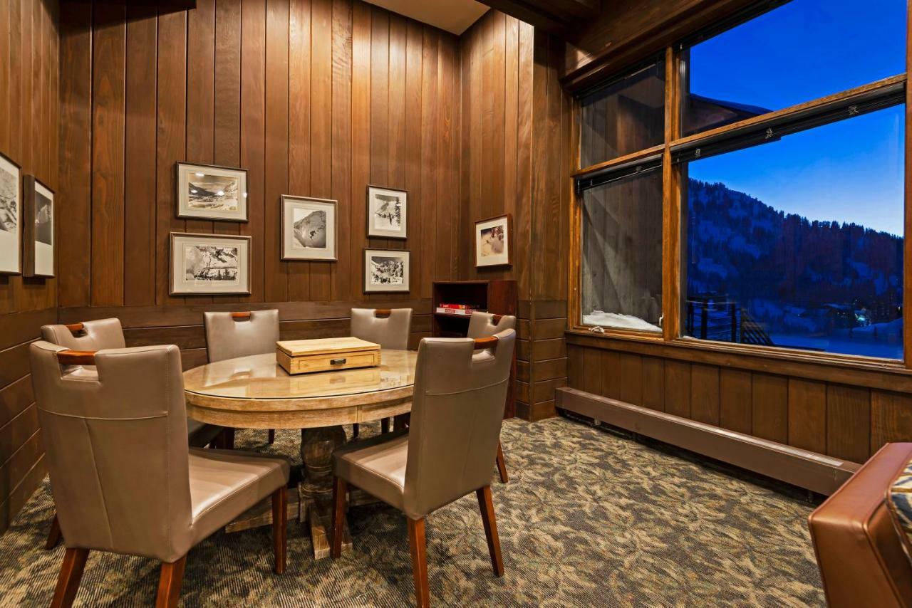 Alta'S Rustler Lodge Bagian luar foto