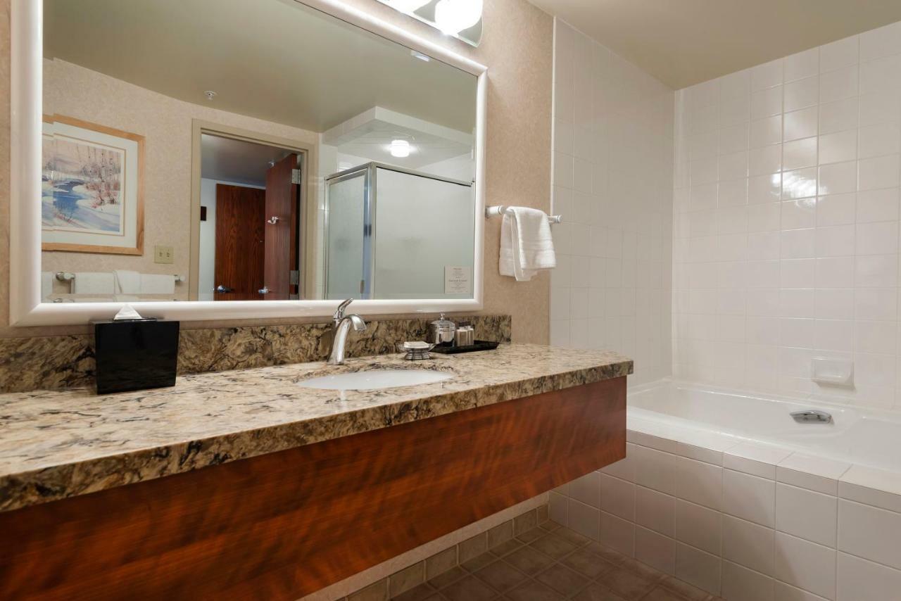 Alta'S Rustler Lodge Bagian luar foto